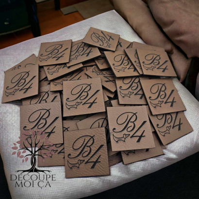LEATHER LABELS WITH LOGO AND/OR TEXT